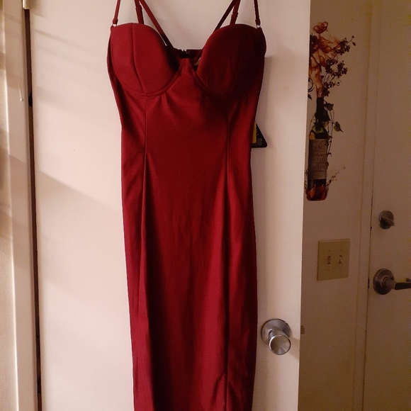 Burgundy sexy midi dress.. - Picture 8 of 11